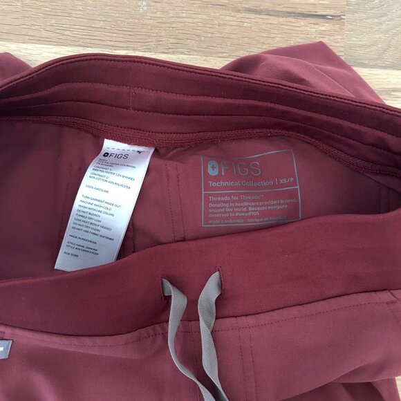 Figs Zamora Jogger Scrub Pant XS Petite Burgundy - Picture 3 of 3